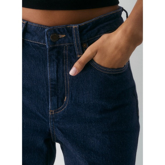 Aritzia Denim Forum Straight Leg Dark Denim Jeans - Size 30 - Picture 8 of 17